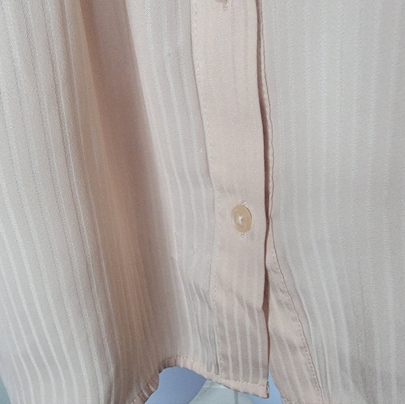 H&M Beige/Peach Button-Up Tie 3/4 Sleeve Blouse Size 8 - Picture 4 of 10